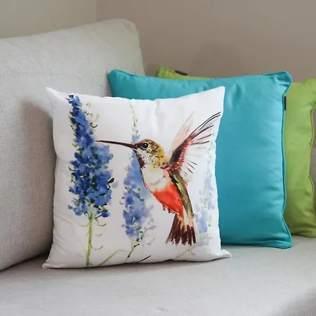 Hummingbird City Centre דירה